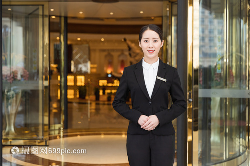 现代酒店管理中商务女性接待与餐饮管理的融合之道